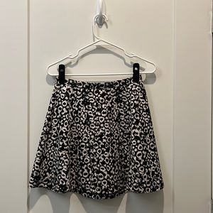 black and white printed flare skirt